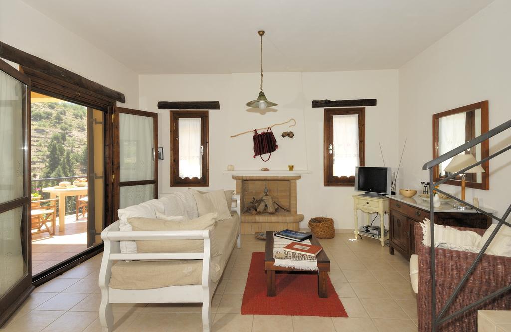 Oreinothea Villa Thérison Buitenkant foto