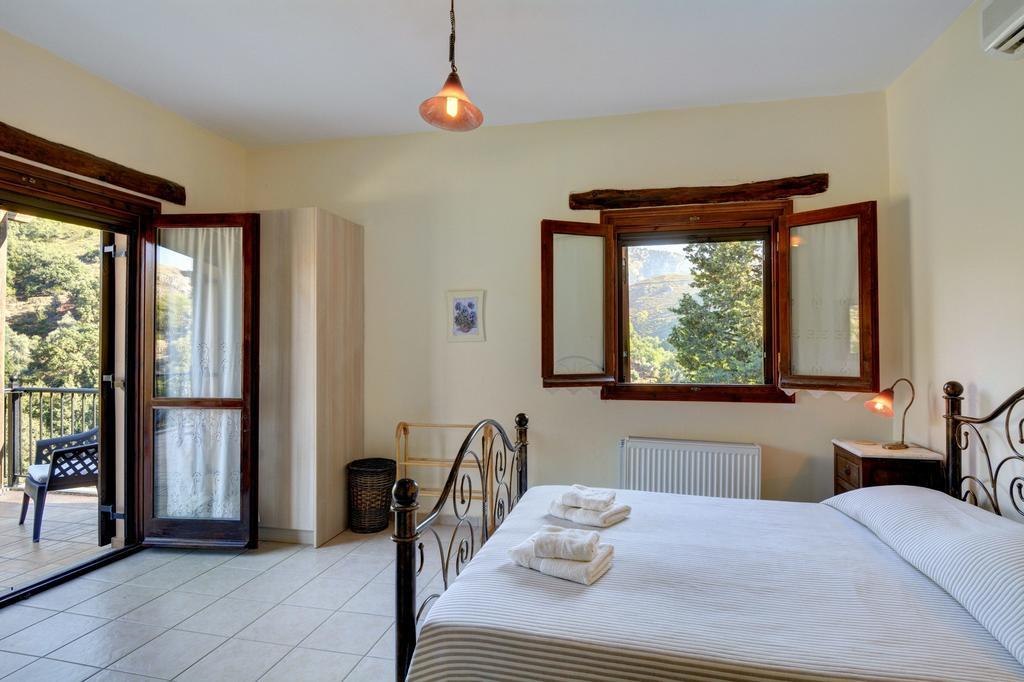 Oreinothea Villa Thérison Kamer foto