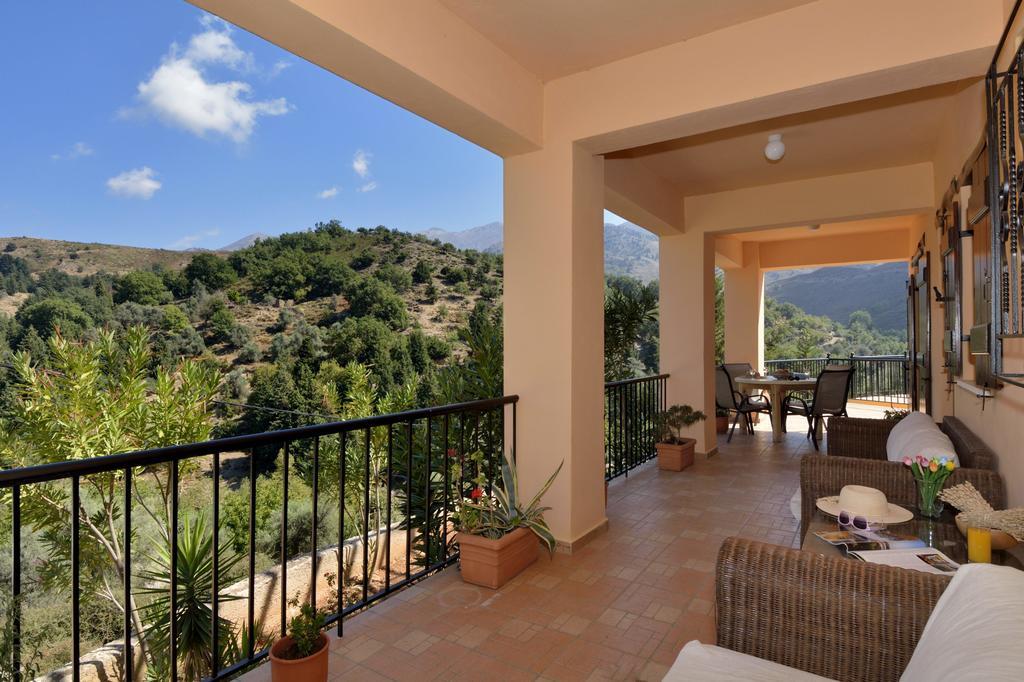 Oreinothea Villa Thérison Buitenkant foto