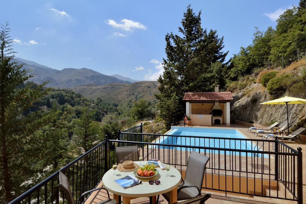 Oreinothea Villa Thérison Buitenkant foto